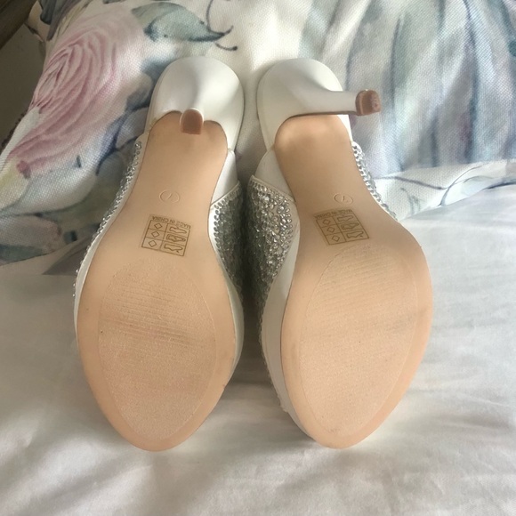 Lauren Lorraine Mimi Crystal Embellished Mule Pump - Picture 7 of 7